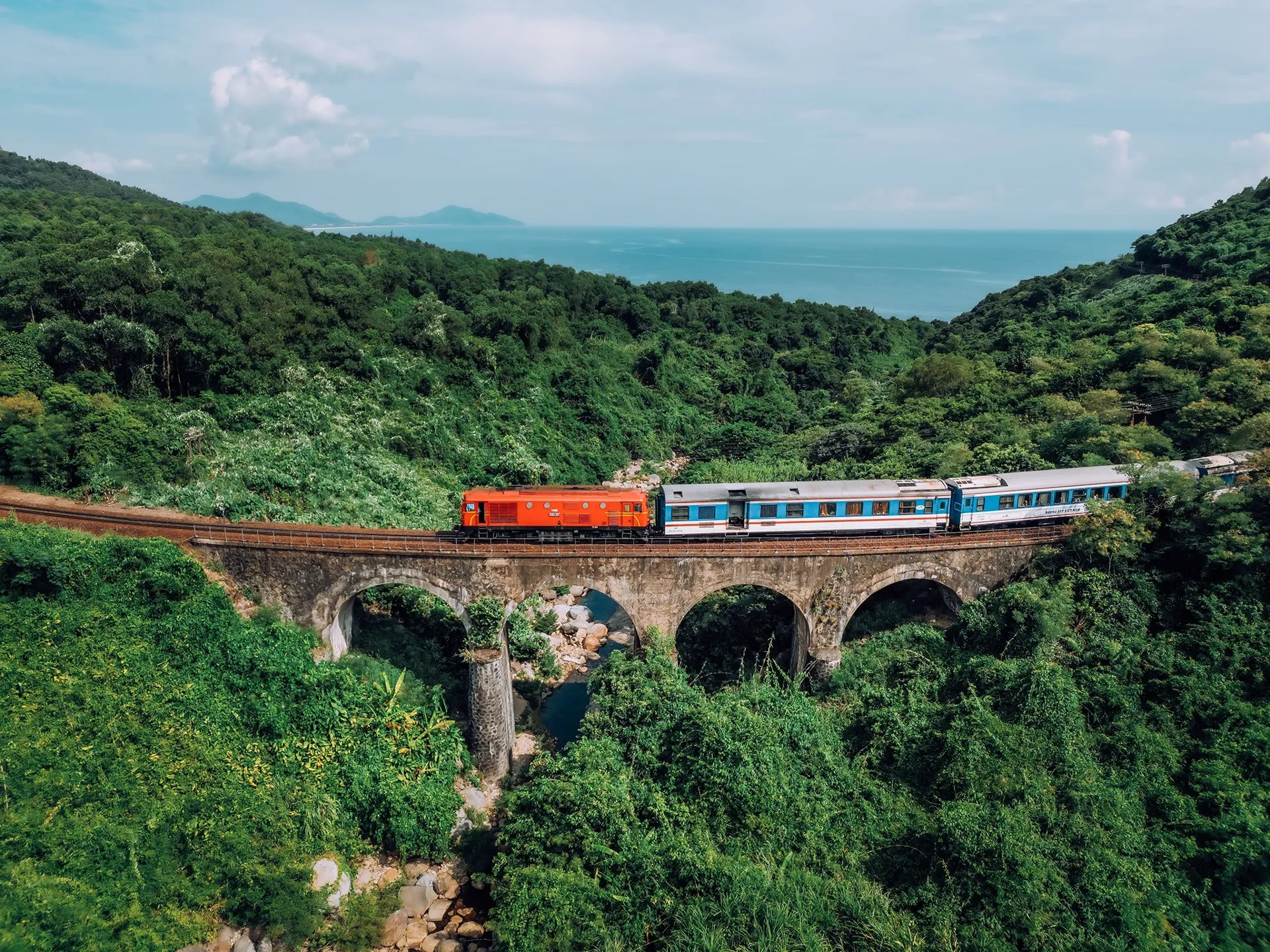 Da Nang to Hanoi